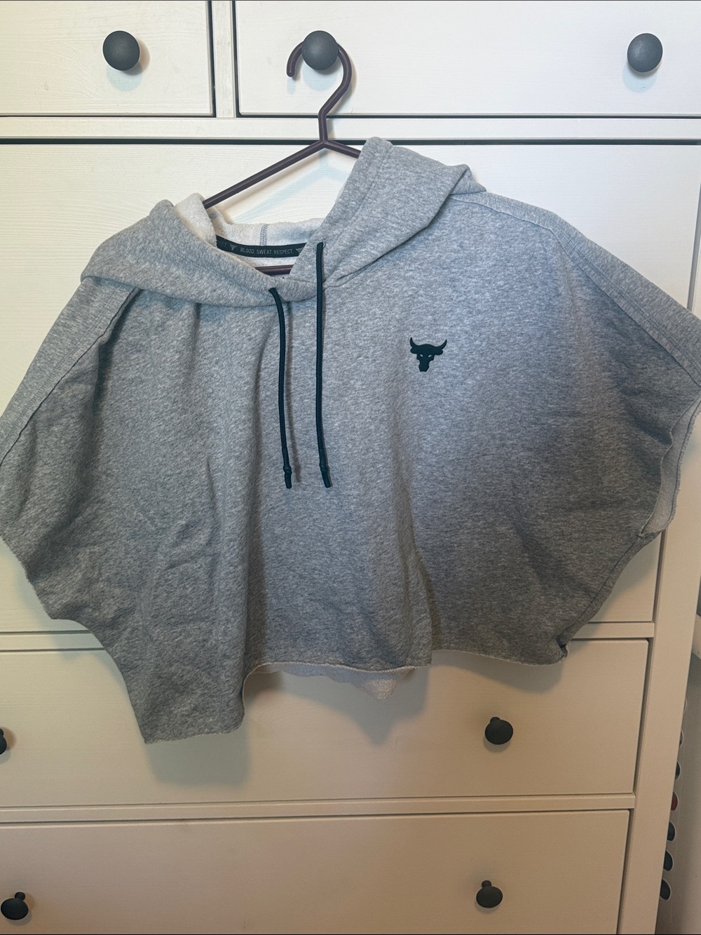 Under Armour Gray Cropped Hoodie with Black Drawstrings